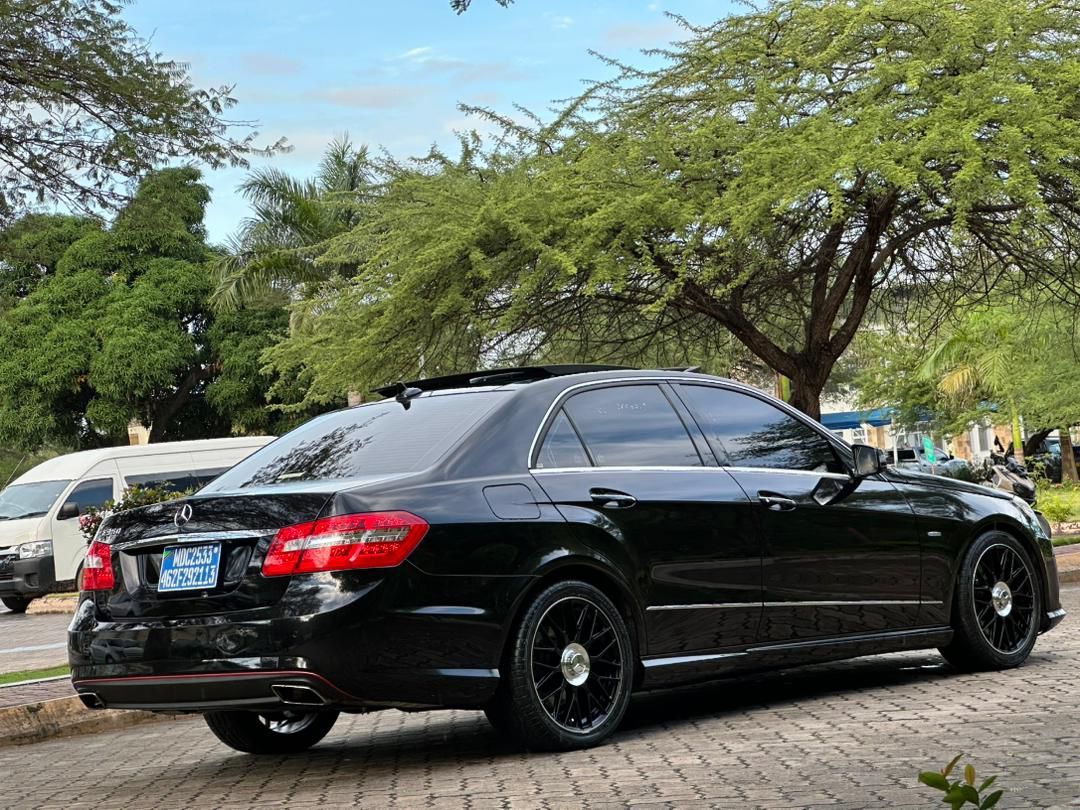 MERCEDES BENZ E-CLASS thumbnail 10